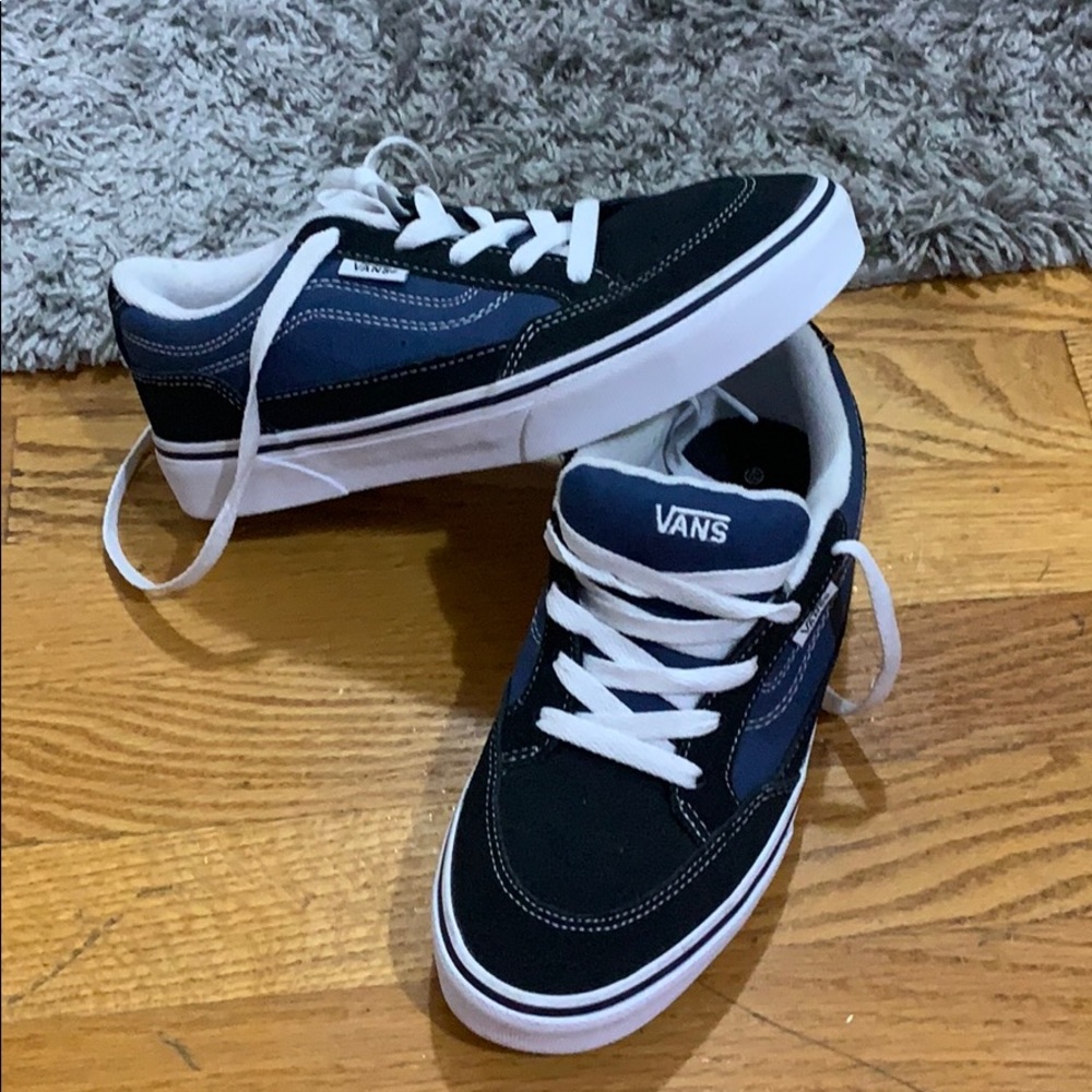 Shoes - Picture 3 of 4